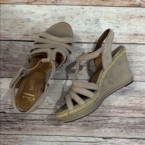 Clarks Women's Beige Wedge Sandals